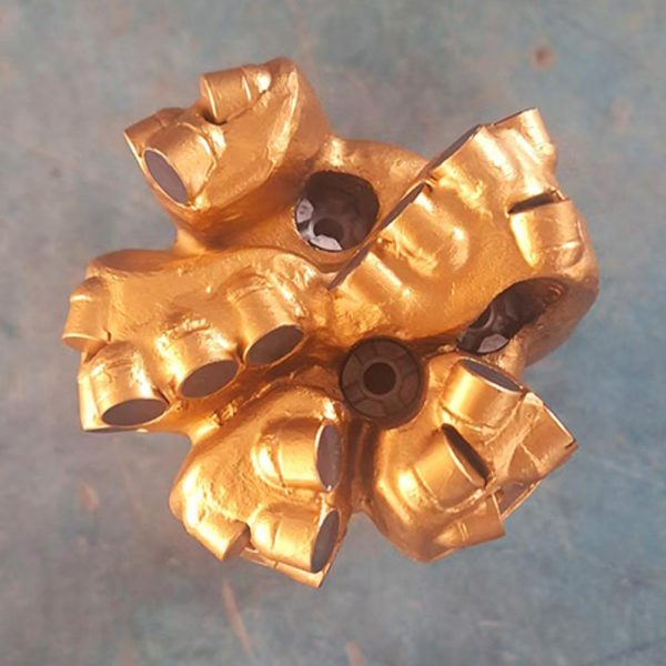 118mm Diameter API Matrix Body Oil Gas PDC Diamond Drill Bit 5