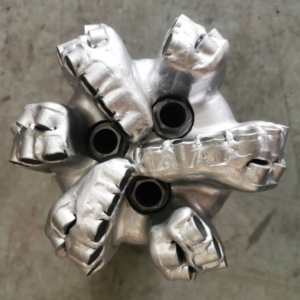 6-1-8 inch Factory Certified Matrix PDC Diamond Drilling Bit for Oil Gas Mining 8
